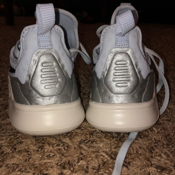 Women’s NWOT Nike shoes size 7 - Picture 4 of 4